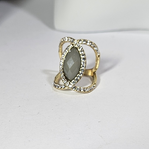 Ring - Picture 3 of 6